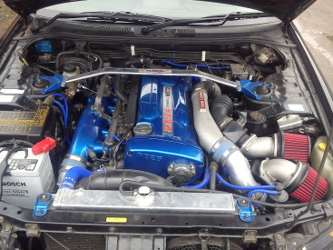 Распорка стоек передняя верхняя Nissan Skyline R33, R34, синяя, алюминий
